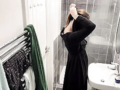 OMG!!! Verborgen cam in Airbnb appartement gevangen moslim Arabisch meisje in hijab nemen douchen en masturberen