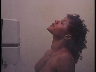 k. Treino: Sexy Mere Ebony Shower Girl