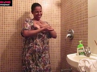 Amador indiano Babes Sex Lily Masturbação Apropos Shower