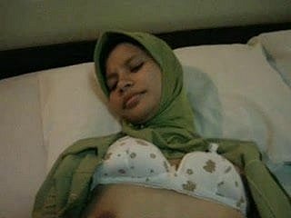 indonesian-jilbab entot di tourist house